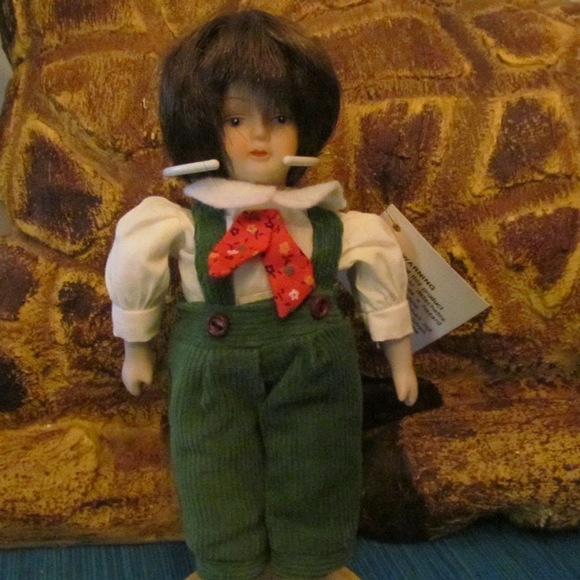 Meet your Posher, Lenora - Picture 1 of 1